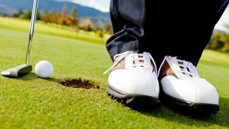 Top 6 Most Comfortable Golf Shoes For 